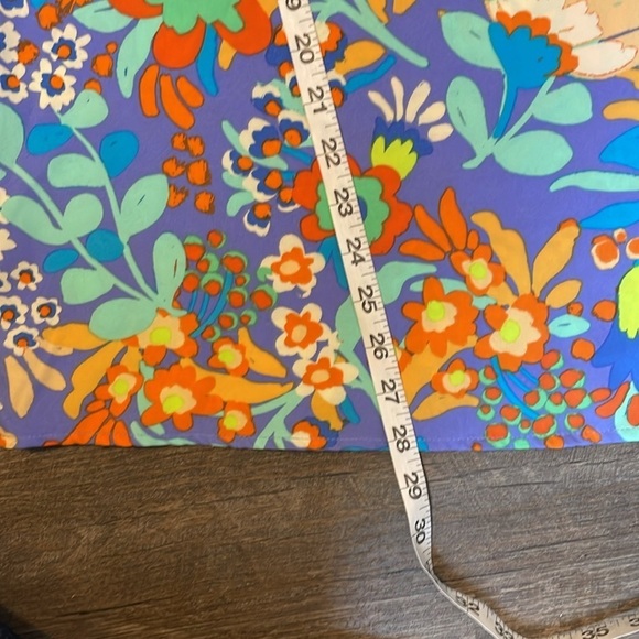 Emily Wonder Periwinkle Split Neckline with Balloon Sleeve Floral Blouse size 1X - Picture 16 of 16